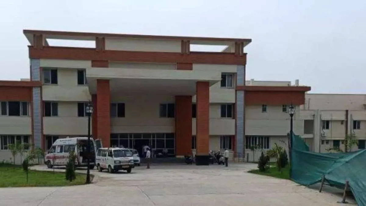 300 बेड अस्पताल: चार महीने से पर्चे बगैर चल रही है ओपीडी, अब लगेगा शुल्क