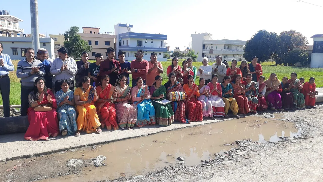 हल्द्वानी: भजन - कीर्तन गाकर महिलाओं ने जताया विरोध