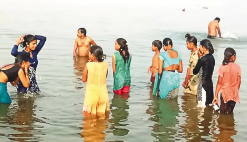 शक्तिफार्म: श्रद्धालुओं ने लगाई कामना सागर में आस्था की डुबकी 