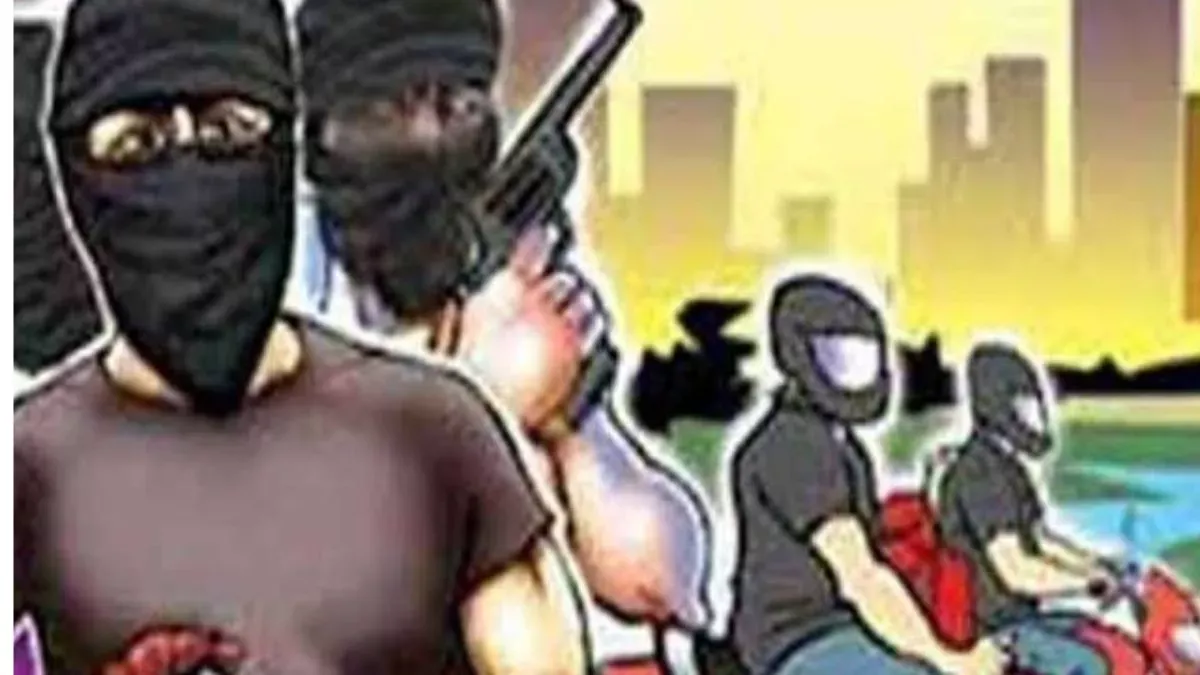 बाइक सवार बदमाशों ने पदमपुर में आठ लाख की लूट 
