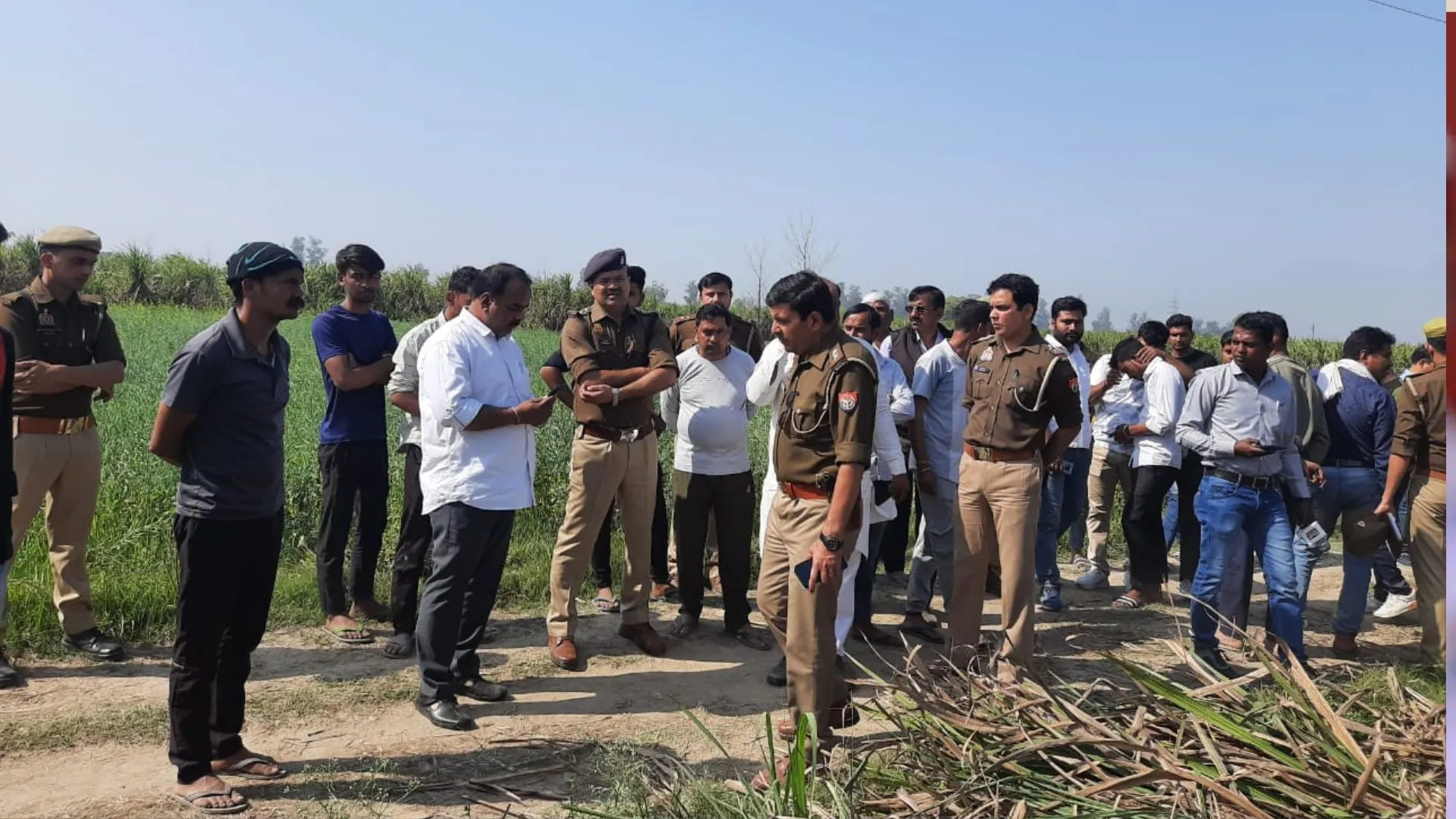 मेरठ: गोकशी पर भड़के बजरंग दल के कार्यकर्ता, पुलिस ने समझा बुझाकर कराया शांत