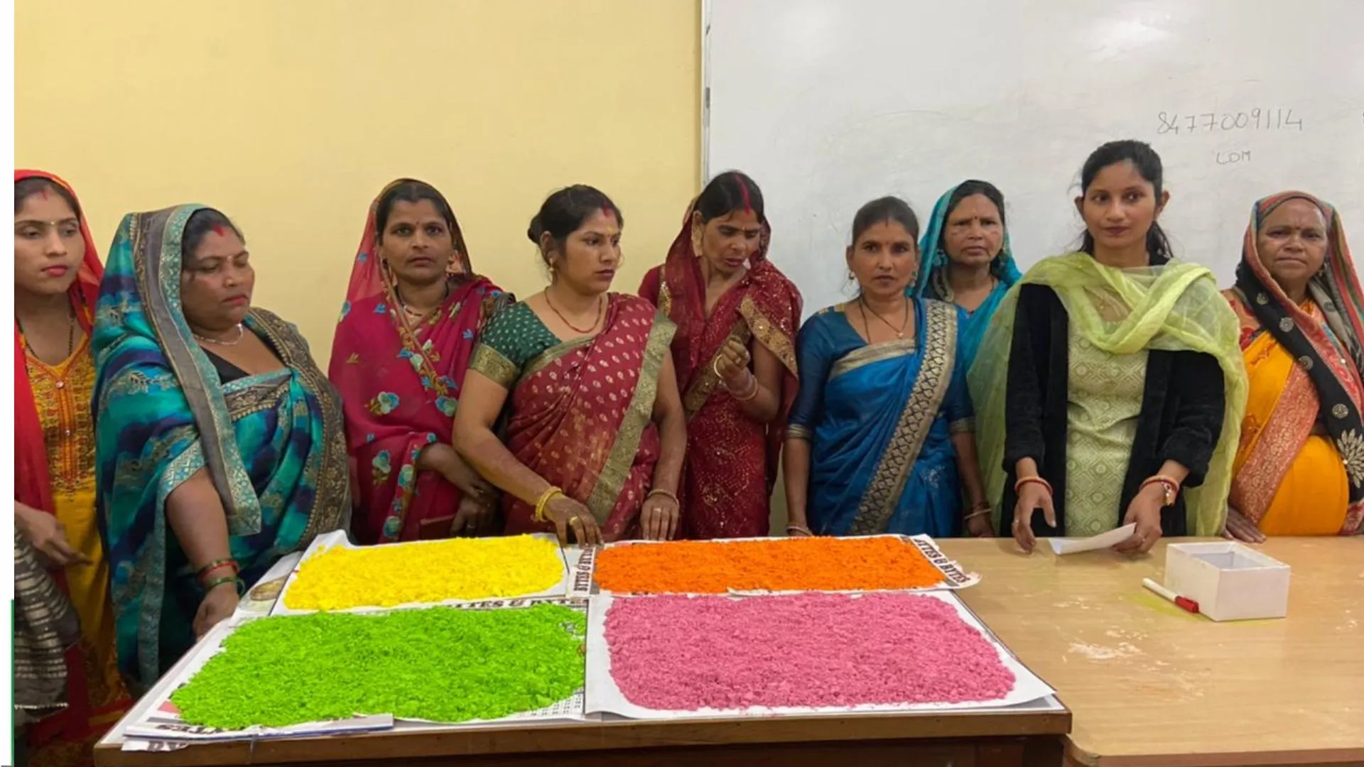 बरेली: रंगों में घुलेगा सब्जियों और फूलों से बना रंग