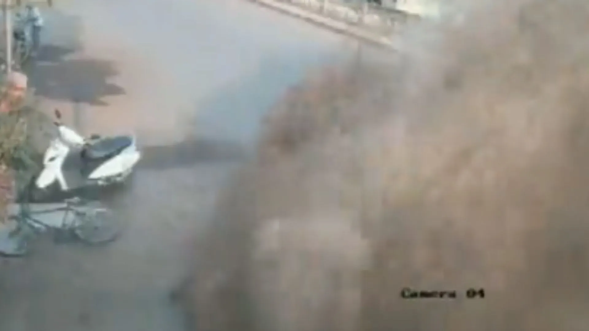 धरती फटी और देखते ही देखते 'जल'जला आ गया...महाराष्ट्र से सामने आया खौफनाक Video