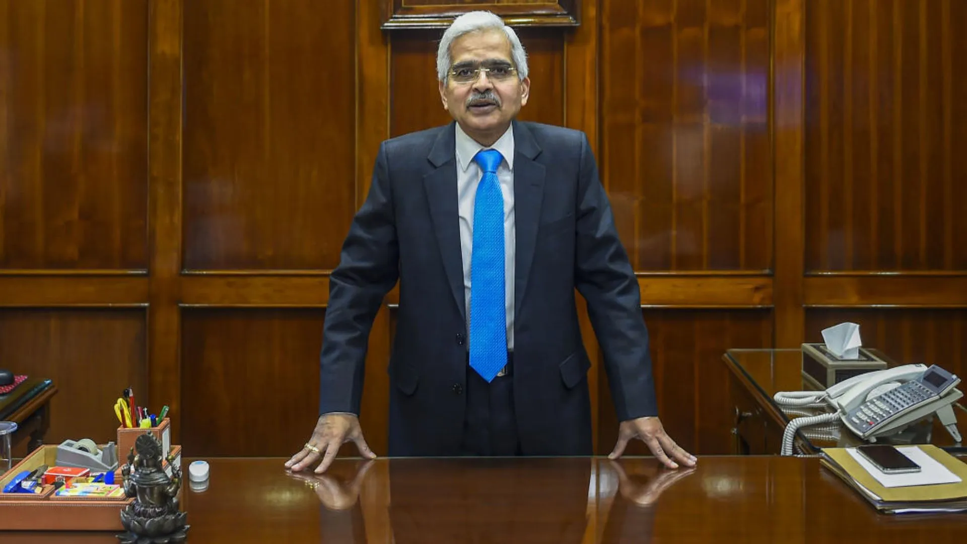 सप्ताह की शख्सियत 'शक्तिकांत दास' : चुनौतीपूर्ण समय में स्थिर नेतृत्व देकर बने गवर्नर ऑफ द ईयर 