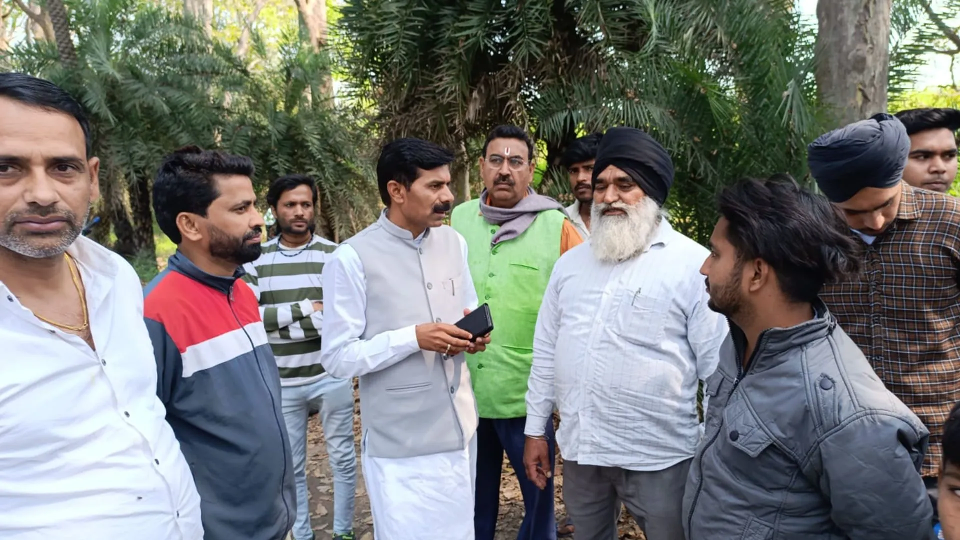 मेरठ: तारीख के लिए पिता के साथ कोर्ट जा रही विवाहिता को तमंचे के बल पर उठाया
