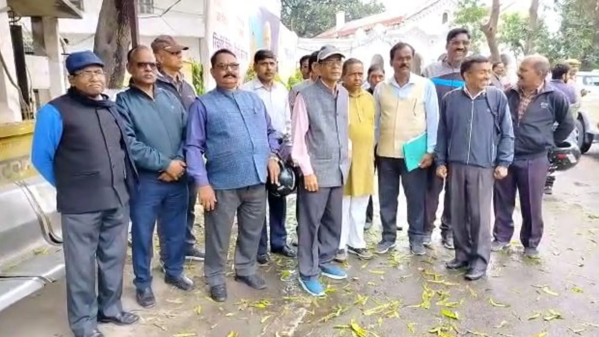 बरेली: सद्भावना कॉलोनी के पास खुलने जा रही नई शराब की भट्टी, लोगों ने किया विरोध