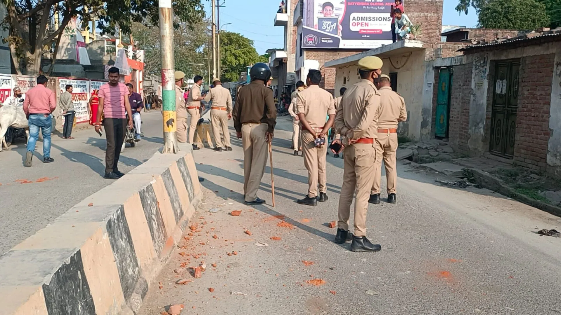 शाहजहांपुर: मकान के विवाद को लेकर दो पक्षों में पथराव, सात को पकड़ा