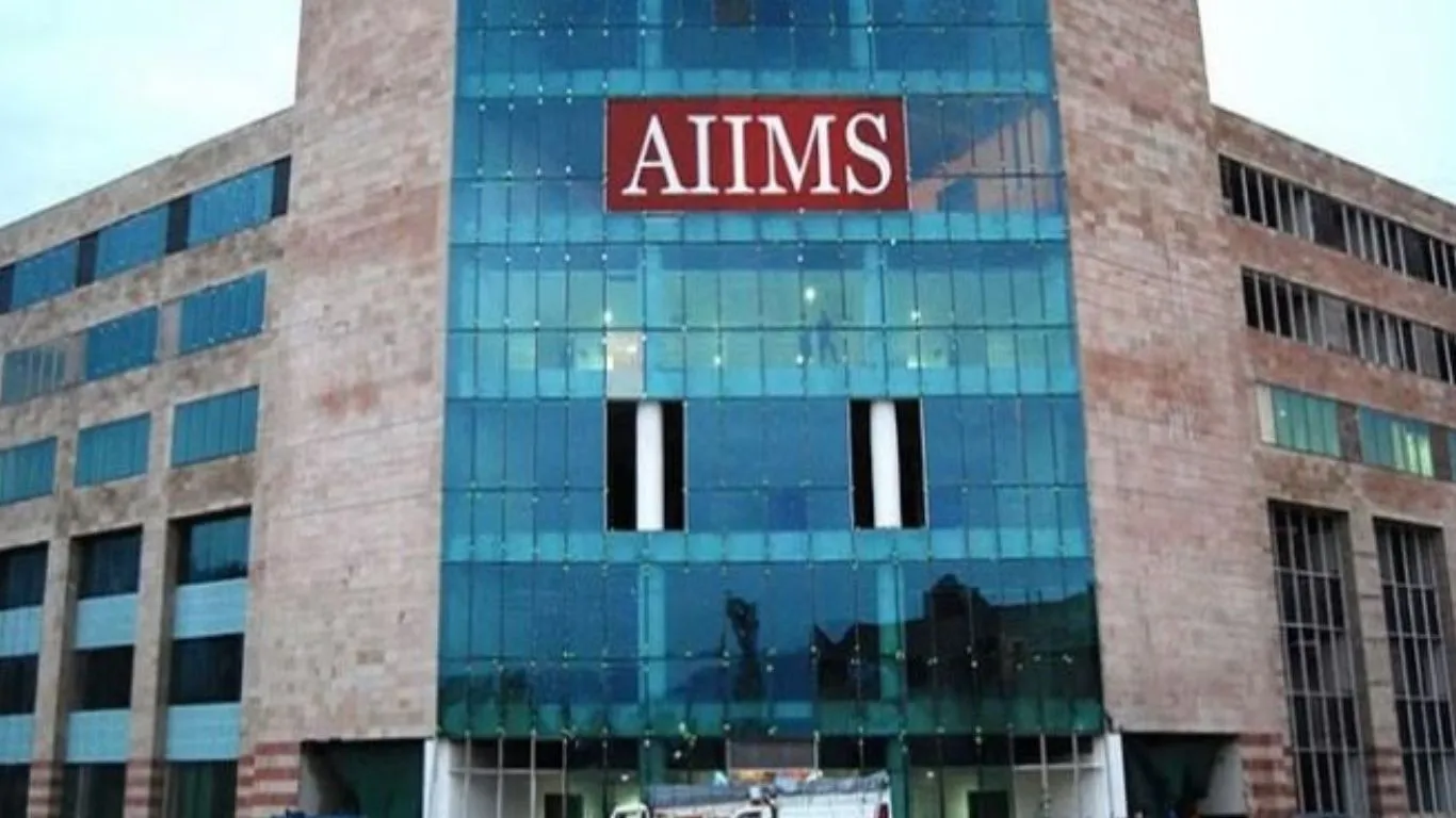 ऋषिकेशः एक साल बाद एक्शन में सीबीआई, AIIMS ऋषिकेश पहुंची, मचा हड़कंप, पूछताछ जारी