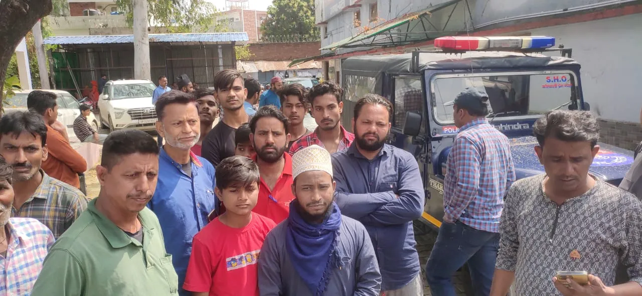 बरेली: दबंगों ने इमाम को कमरे से निकालकर डाला ताला, नई और पुरानी कमेटी के बीच में चल रहा है विवाद