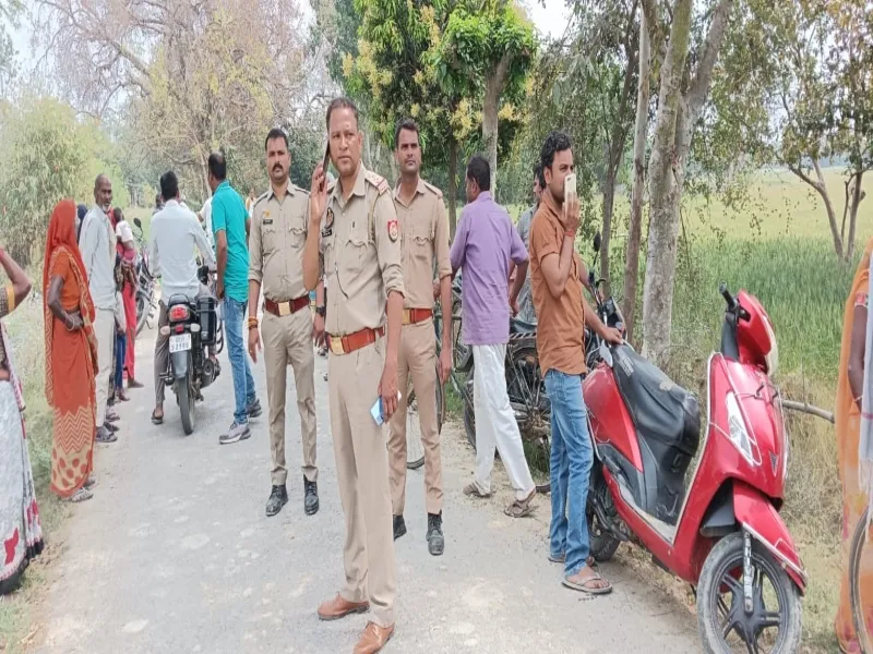 रायबरेली: ट्यूबवेल में फंदे पर लटकता मिला युवक का शव, परिजनों ने लगाया हत्या का आरोप 