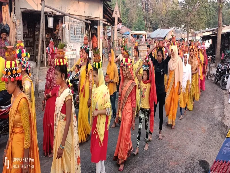 बहराइच: कलश यात्रा के साथ पांच कुंडीय गायत्री महायज्ञ और मानस सम्मेलन का हुआ शुभारंभ