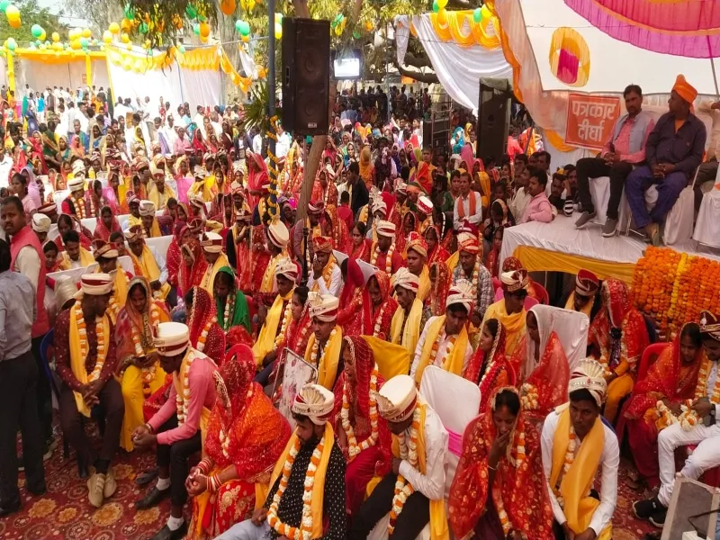 अयोध्या: सामूहिक विवाह में 178 जोड़े परिणय सूत्र में बंधे, विधायक ने दिया आशीर्वाद 