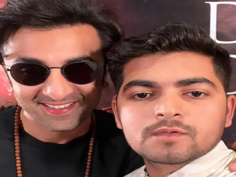 Social Media के हीरो हैं सुल्तानपुर के विपुल, 10 लाख से ज्यादा लोग करते हैं Follow 