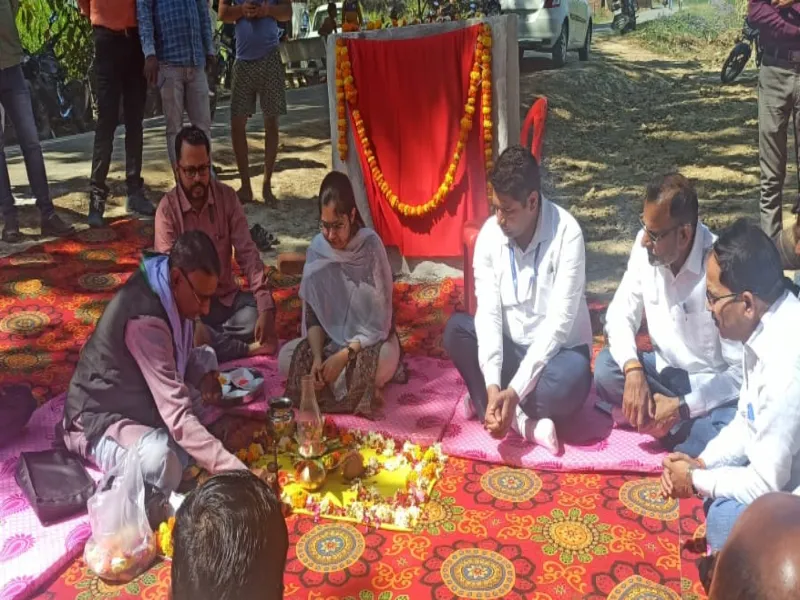 अयोध्या: अब एक छत के नीचे मिलेंगी बाजार की सारी सुविधाएं, ग्रामीण बाजार हाट का हुआ भूमि पूजन