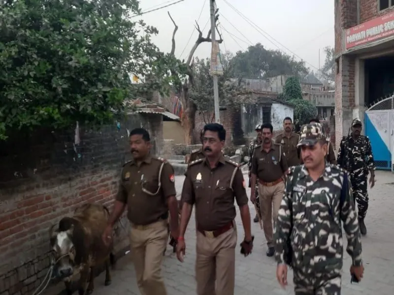 बहराइच: त्योहारों पर सड़क से लेकर सोशल मीडिया तक प्रशासन की नजर, पुलिस और SSB ने किया फ्लैगमार्च  