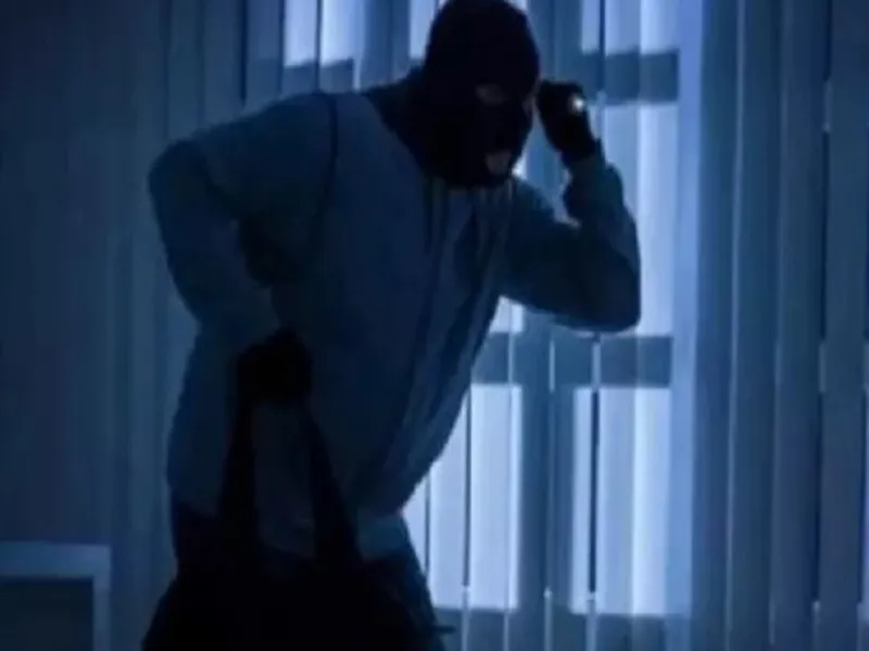 हरदोई: घर में घुसे हमलावरों ने मारपीट कर नकदी और जेवर लूटे