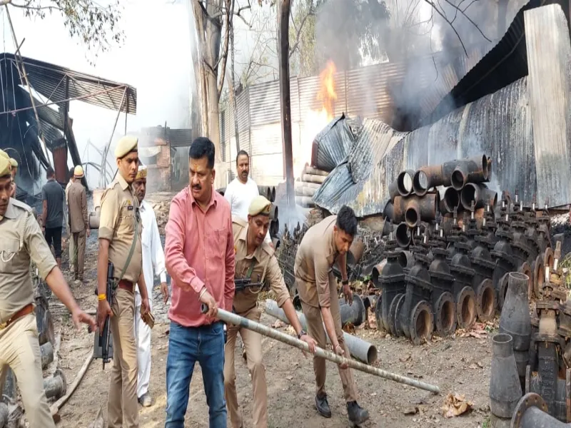 बहराइच: जल निगम अग्निकांड की होगी मजिस्ट्रेट जांच, डीएम ने 15 दिन में मांगी रिपोर्ट