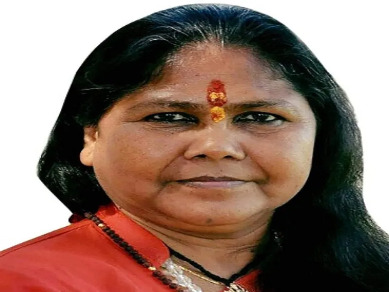 कर्नाटक में सांसद साध्वी निरंजन ज्योति की गाड़ी को ट्रक ने मारी टक्कर