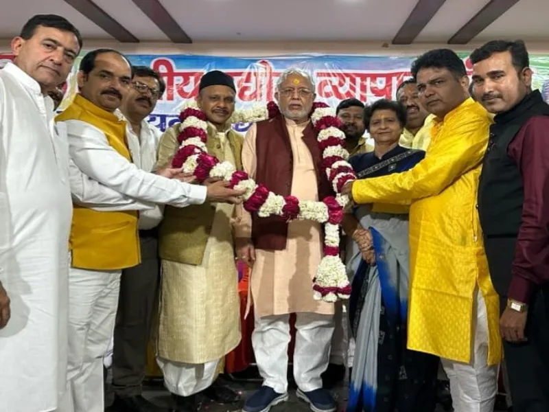 लखनऊ में बोले मंत्री सुरेश खन्ना- देश की विरासत को व्यापारियों ने ही संभाला 