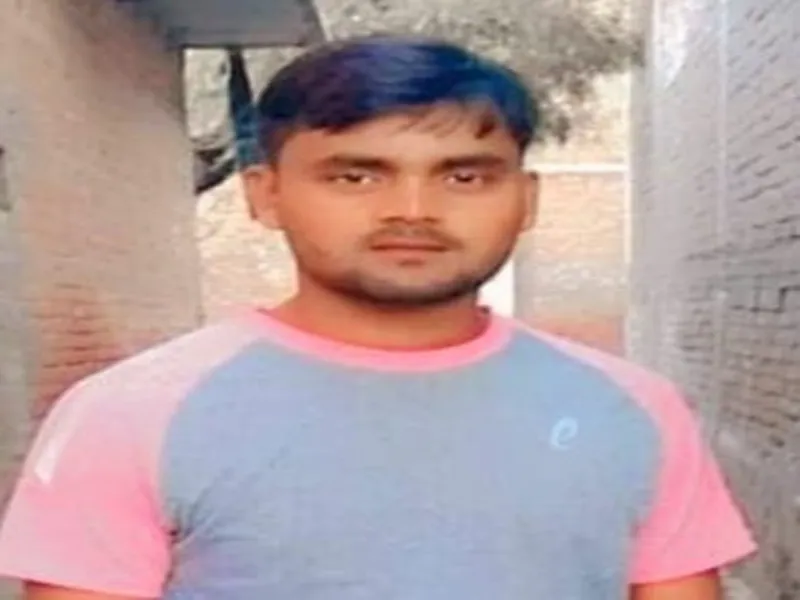 फतेहपुर: दूल्हे के भाई की कार हार्वेस्टर से टकराई, भाई और दोस्त की मौत, एक घायल