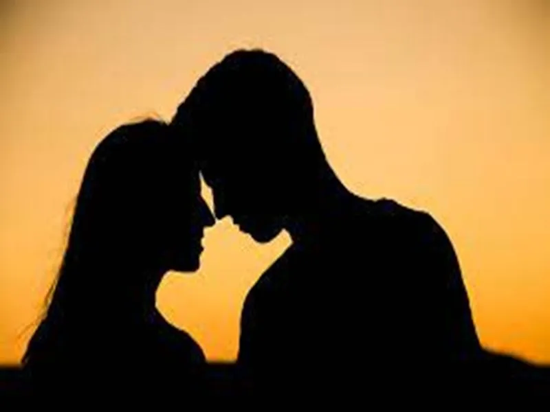 हरदोई: शहीद उद्यान में पहुंची एंटी रोमियो टीम तो मचा अफरा-तफरी, प्रेमी युगल ने गिड़गिड़ा कर मांगी माफी