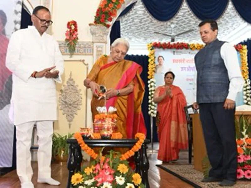 जन औषधि दिवस पर बोलीं राज्यपाल आनंदीबेन पटेल- जेनेरिक दवाइयां जनता के बेहतर और सस्ते इलाज के लिए लाभकारी