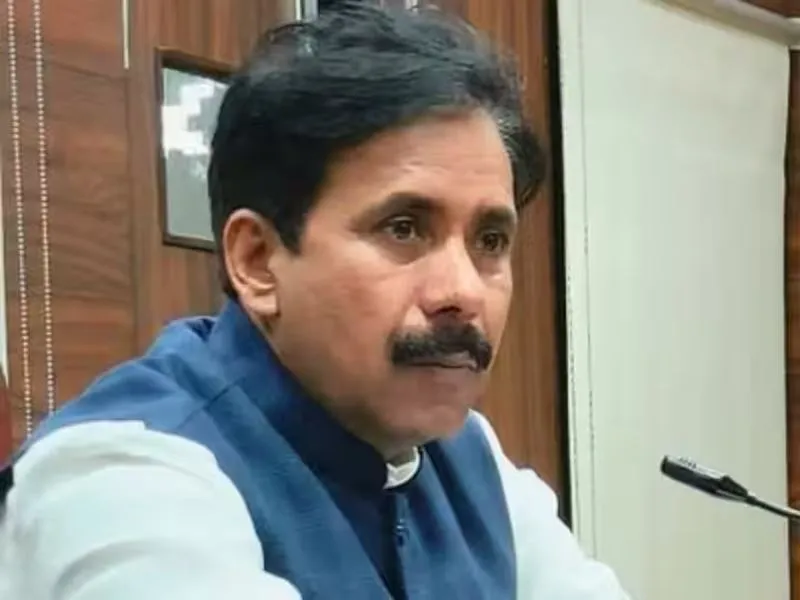 योगी के मंत्री अनिल राजभर ने सपा प्रमुख पर बोला हमला, कहा- Social Media की राजनीति से बाज आयें अखिलेश
