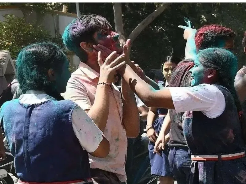 आगरा: अब दो नहीं तीन दिन स्कूलों में होगी होली की छुट्टी, आदेश जारी 