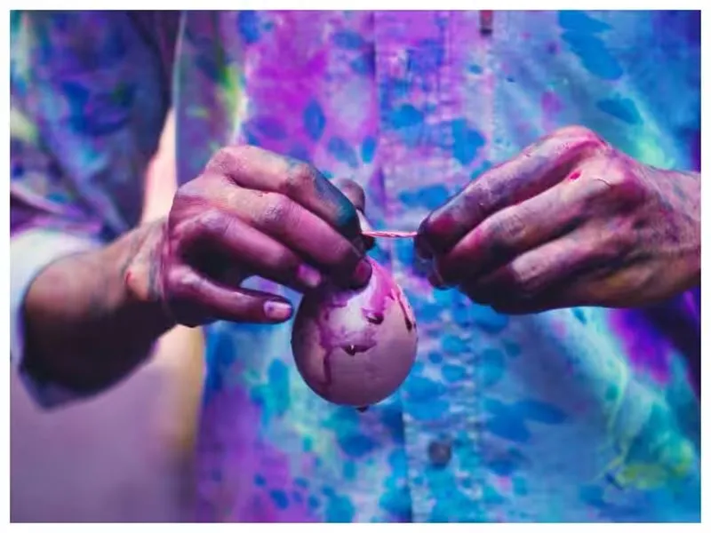 बलम पिचकारी जो विदआउट कंसेंट मुझे मारी, तो 1090 पे कॉलिंग हो गयी... यूपी में बिना इजाजत मारी पिचकारी तो होगी तो होगी कार्रवाई