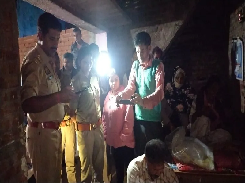 बहराइच: घर में फंदे से लटकता मिला विवाहिता का शव, चार माह पूर्व ही हुई थी शादी