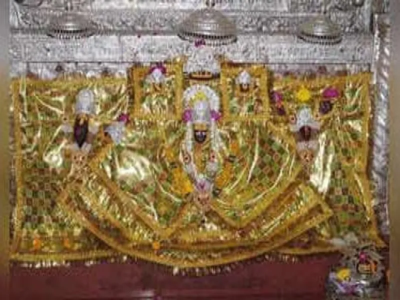 चैत्र नवरात्रि: शक्तिपीठों में तैयारियां शुरू, सजने लगा मां का दरबार  