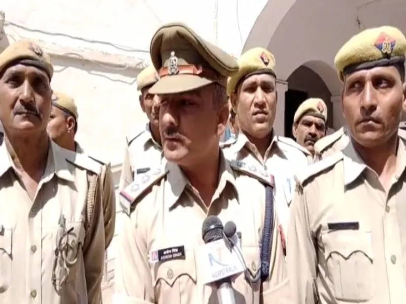 रायबरेली: साथी की पिटाई से भड़के होमगार्ड, DM से मिलकर कार्रवाई की मांग 