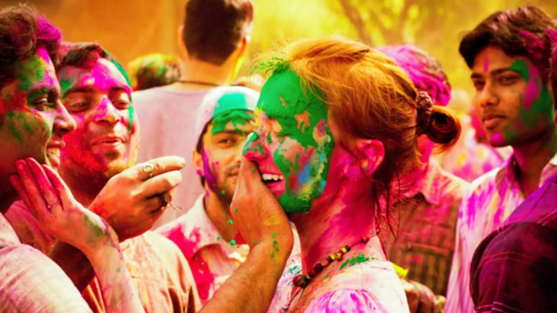 Holi Skin and Hair Care: होली में जिद्दी रंगों से बचने के लिए चेहरे और बालों पर लगाएं ये चीजें