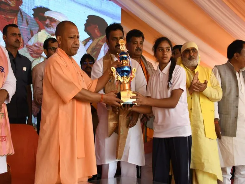 खेल स्पर्धा के समापन समारोह में बोले सीएम योगी- गोरखपुर के दक्षिणांचल में मिलेगी Water Way की सुविधा 
