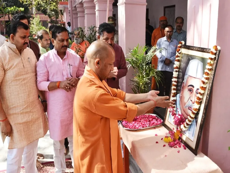 गोरखपुर: पंडित गोविंद बल्लभ पंत की पुण्यतिथि पर सीएम योगी ने दी श्रद्धांजलि