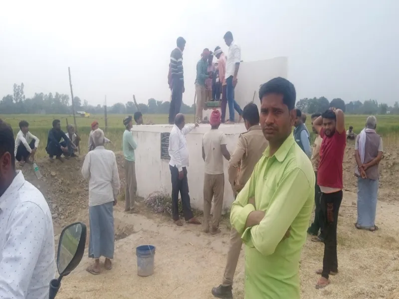 अयोध्या: बाबा साहब की प्रतिमा क्षतिग्रस्त, ग्रामीणों में आक्रोश