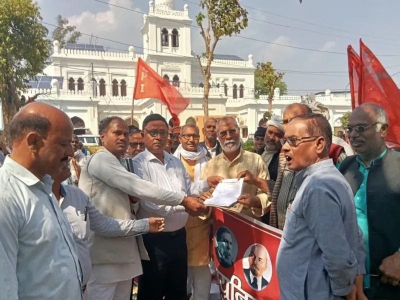 अयोध्या: किसान मजदूर एकता मार्च कर लिया शहीदों के सपनों को साकार करने का संकल्प