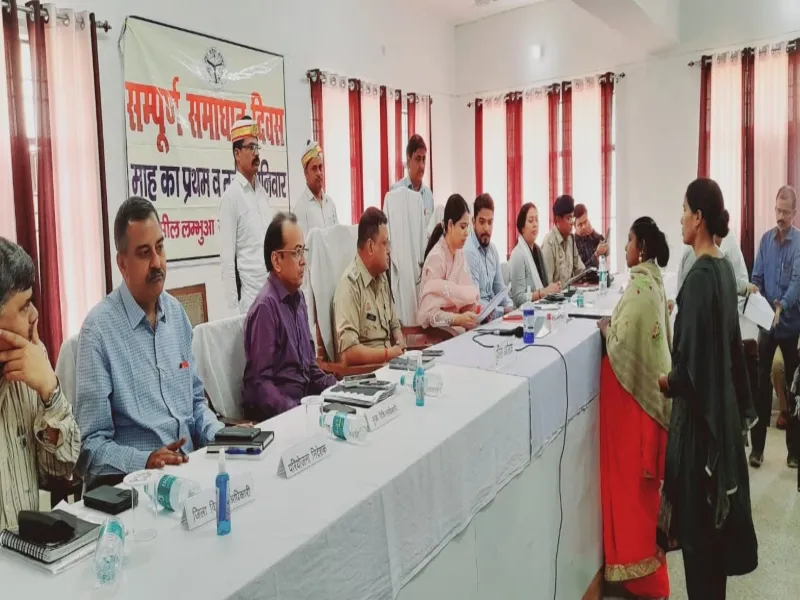 सुल्तानपुर: समाधान दिवस से नदारद आठ विभागाध्यक्षों को नोटिस 