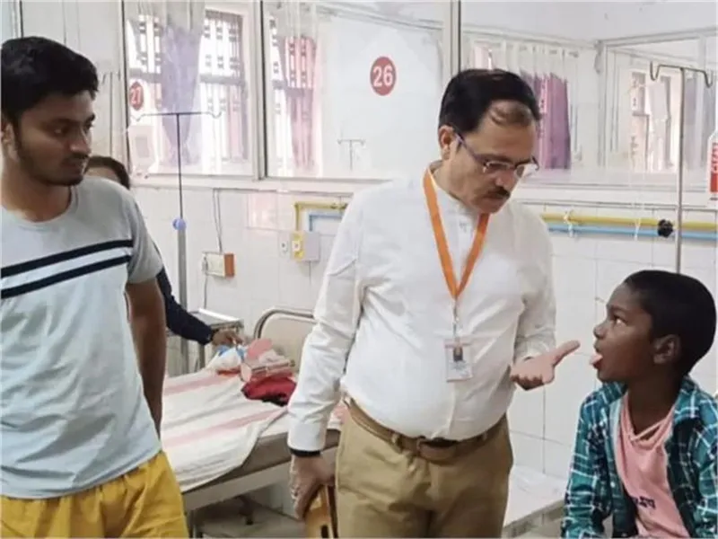 वाराणसी: भंडारे का खाना खाने से 65 लोगों की बिगड़ी तबीयत, अस्पताल में कराया गया भर्ती