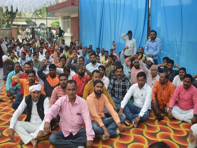 अयोध्या में गहराया बिजली व पेयजल संकट, हाहाकार, 300 से अधिक गांवों में जनजीवन अस्त-व्यस्त