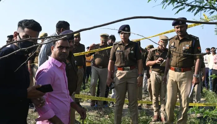 Auraiya News: तीन दिन से लापता शिक्षक का जंगल में लटका मिला शव, कन्नौज जिले के तिर्वा थाने में दर्ज थी गुमशुदगी