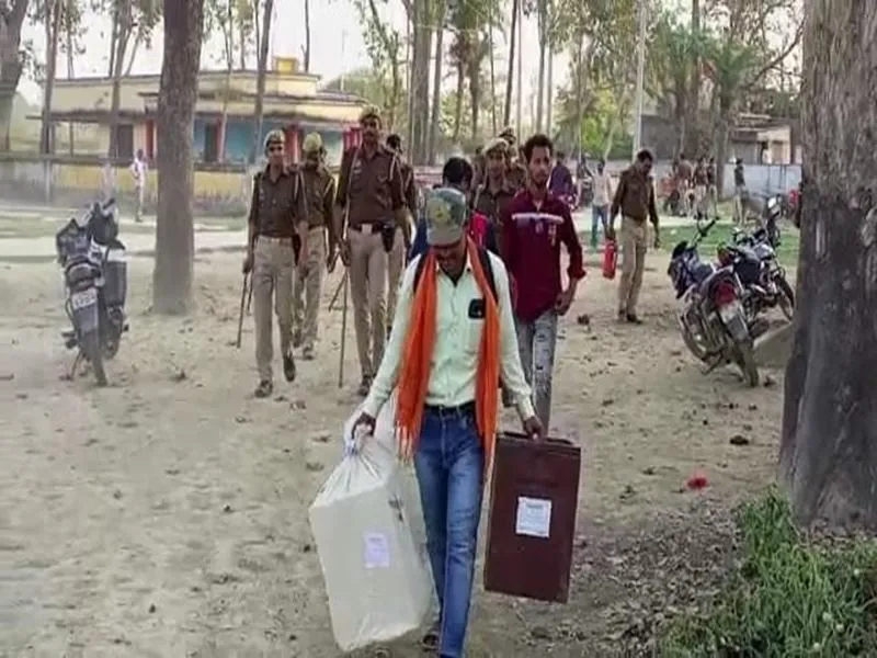 बहराइच: ग्राम पंचायत के उप चुनाव में मतदाताओं ने किया मतदान, 77.58 प्रतिशत हुई वोटिंग 