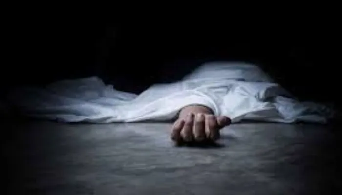 Banda News : कच्ची दीवार ढहने से दबकर किसान की मौत, परिजनों में मची चीख-पुकार