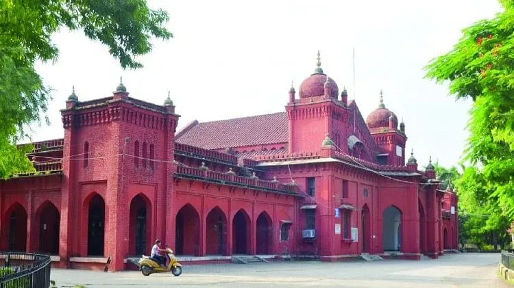 20 करोड़ के बकायादार बरेली कॉलेज का नाम सूची से गायब