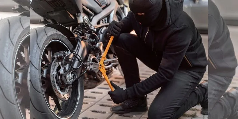 खटीमा:  नेपाल और बरेली के देहात में औने-पौने दाम पर बेची जाते थे दोपहिया वाहन, जंगल में मिला जखीरा