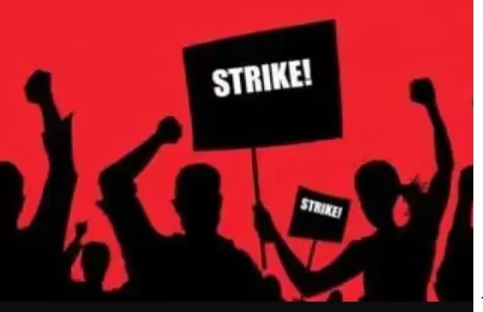 महाराष्ट्र: 29 हजार कंप्यूटर ऑपरेटर गए अपनी मांगों को लेकर हड़ताल पर 
