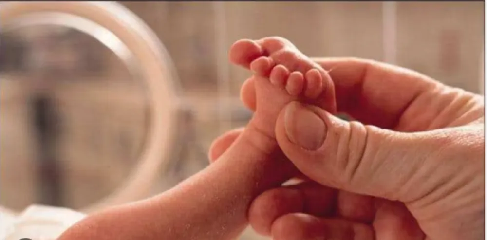 देहरादून: अस्पताल के टॉयलेट में जन्म देकर महिला फरार