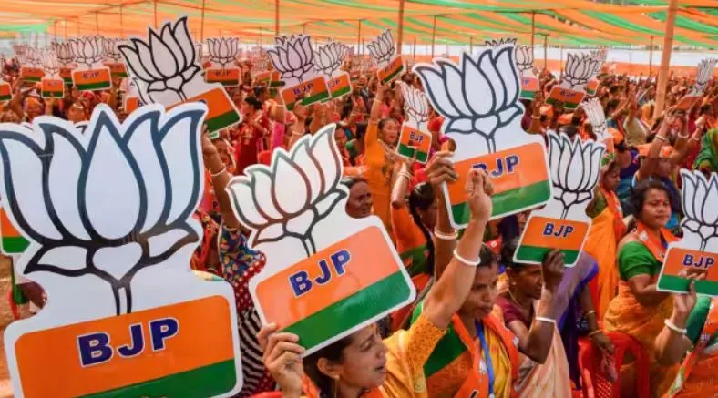 वित्तवर्ष 2021-22 में आठ राष्ट्रीय राजनीतिक दलों की घोषित आय में आधे से अधिक BJP की