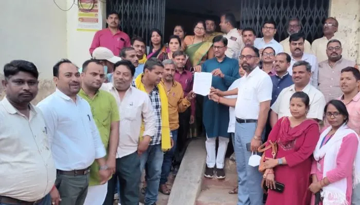 Chitrakoot News : ब्लाक इकाई चुनाव में विनय ने हासिल की एकतरफा जीत, 451 में से 319 मत प्राप्त किए 