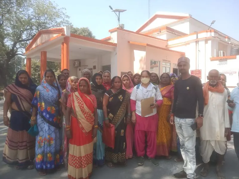 बहराइच: आठ माह से रसोइयों को नहीं मिला मानदेय, कैसे मनेगी होली